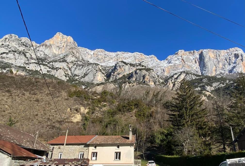 Entre La Montagne Et La Riviere Διαμέρισμα Sinsat Εξωτερικό φωτογραφία