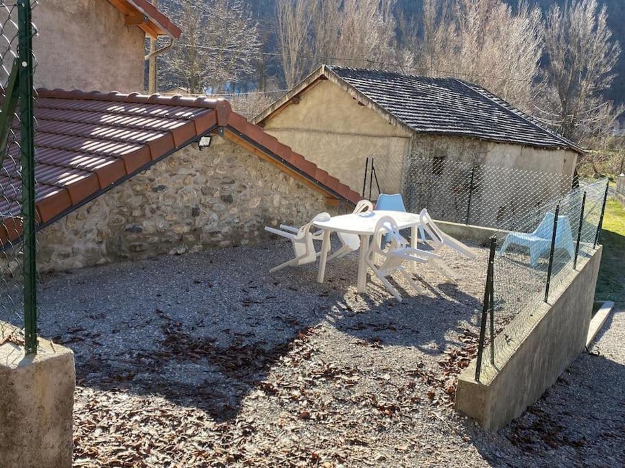 Entre La Montagne Et La Riviere Διαμέρισμα Sinsat Εξωτερικό φωτογραφία